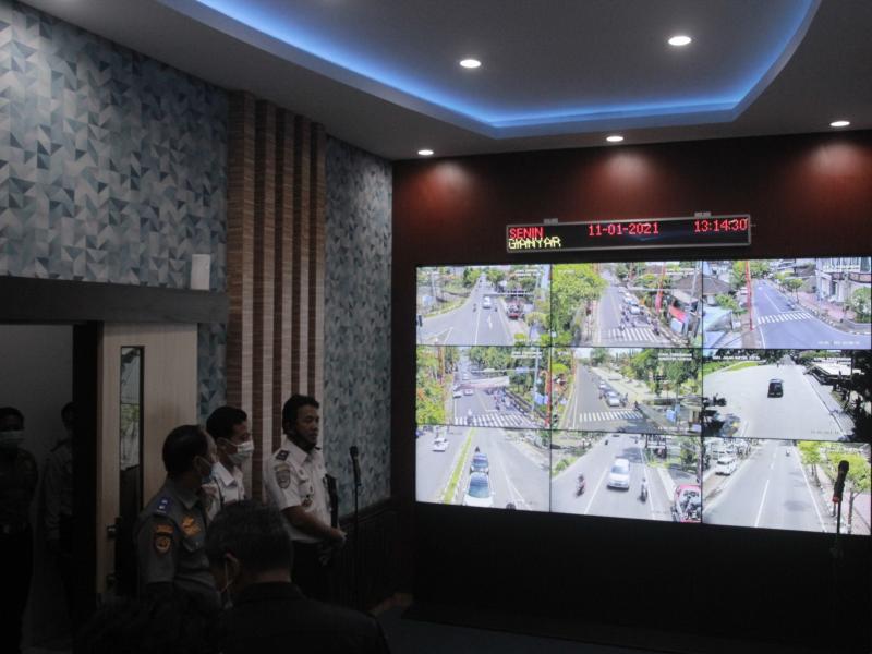 Akses Kamera CCTV Untuk Mengawasi Lalu Lintas Di Simpang Lima Semarang